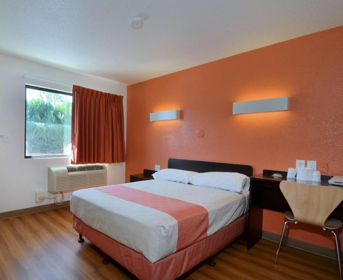 Motel 6-Laredo, Tx - South Zewnętrze zdjęcie