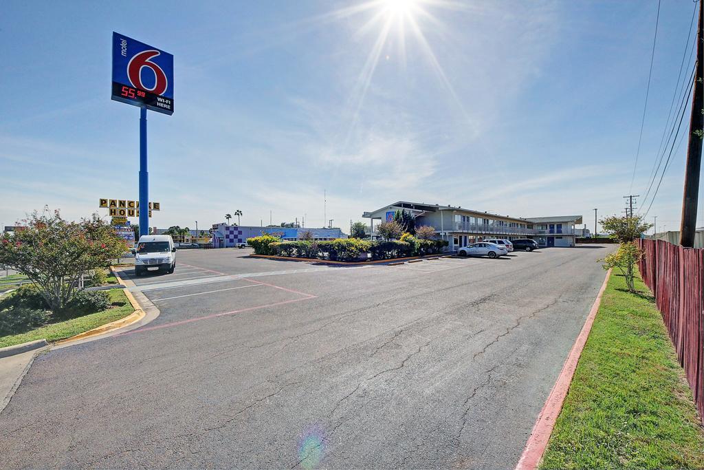 Motel 6-Laredo, Tx - South Zewnętrze zdjęcie