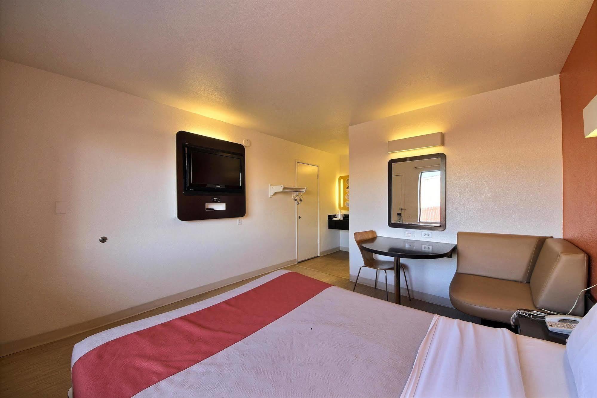 Motel 6-Laredo, Tx - South Zewnętrze zdjęcie